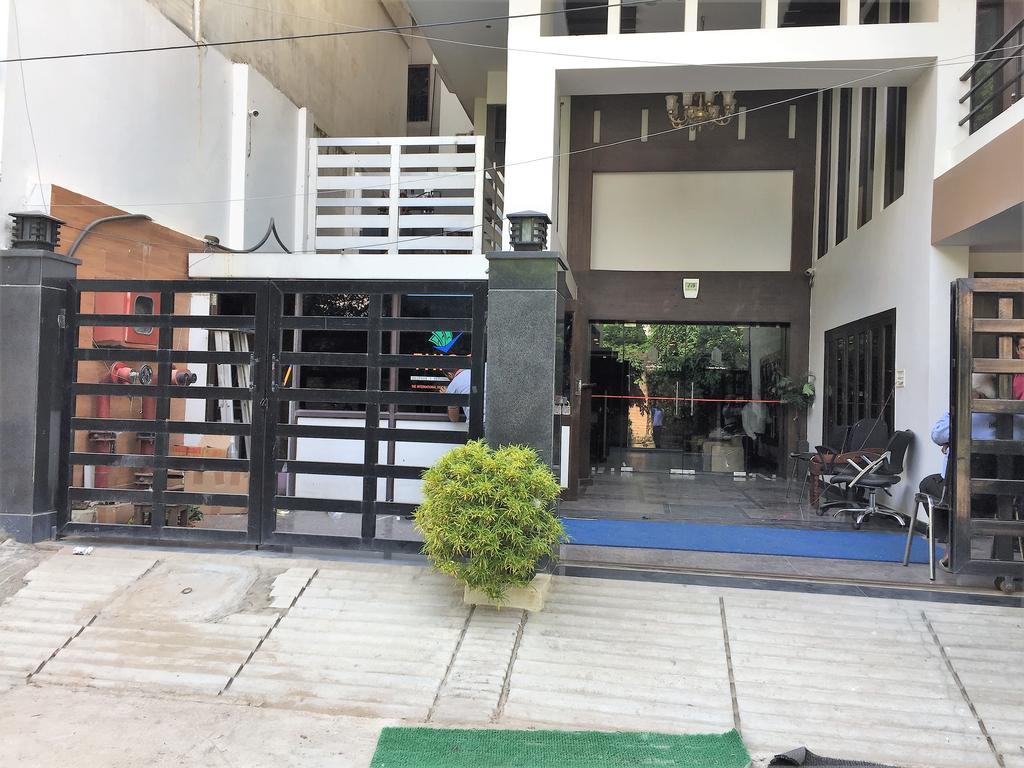 Hotel Park Plaza Varanasi Exterior foto